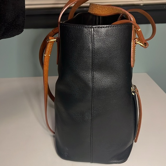 Dooney and Bourke Bucket tote - Picture 5 of 13